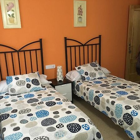 Hostal Tres Cantos Luaran gambar
