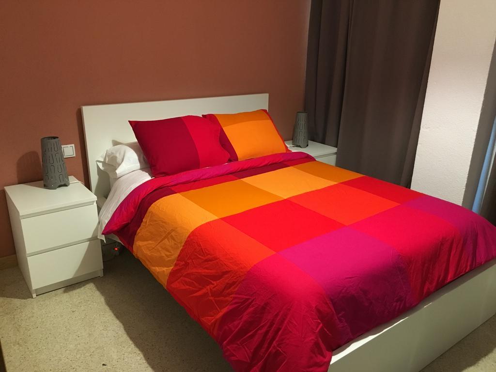 Hostal Tres Cantos Luaran gambar