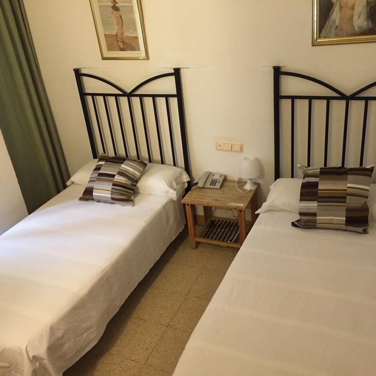 Hostal Tres Cantos Luaran gambar