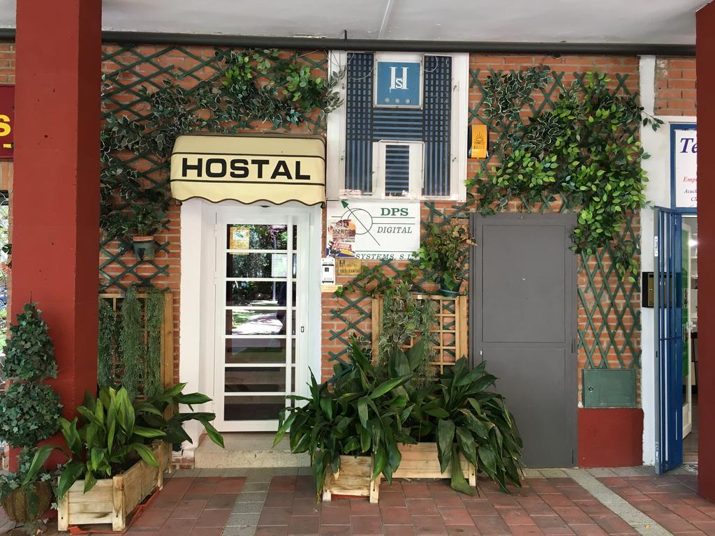 Hostal Tres Cantos Luaran gambar