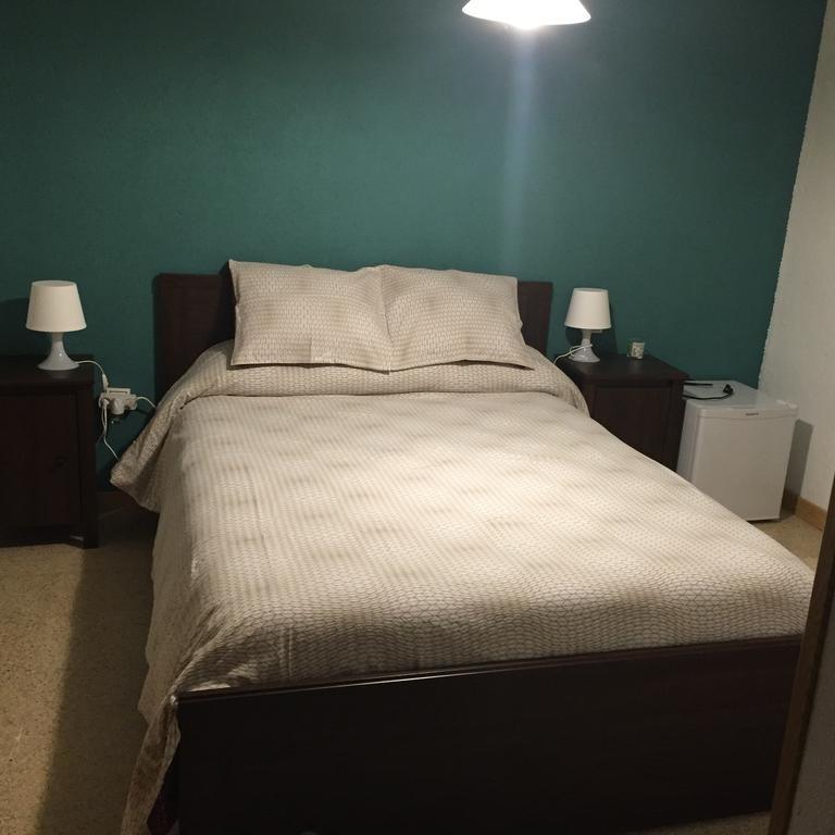 Hostal Tres Cantos Luaran gambar